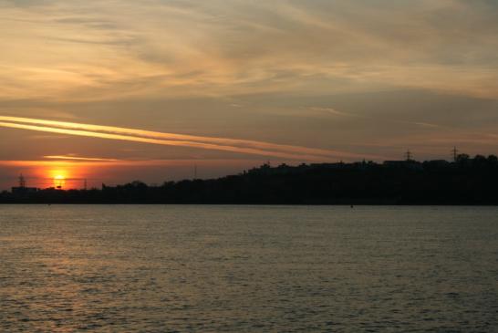 Urlaub in Rumänien: Sonnenuntergang an der Donau
