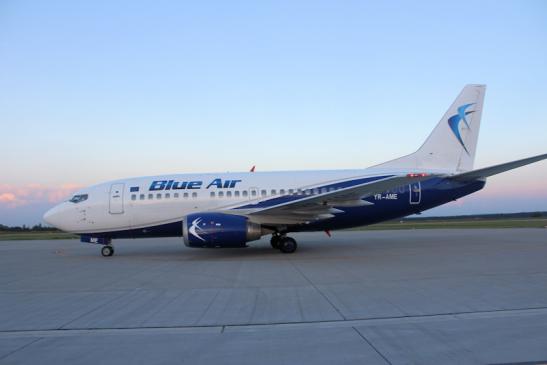 Der Airport in Oradea - Ankunft einer Blue Air Maschine