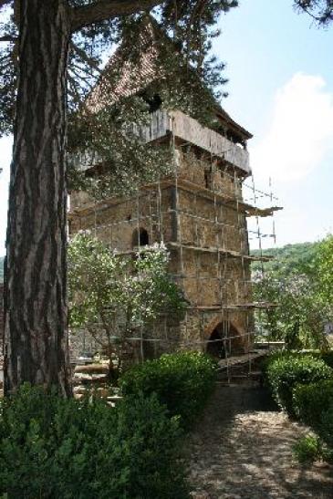 Urlaub in Siebenbürgen: Im Innenhof der Kirchenburg in Apold (Trappold)