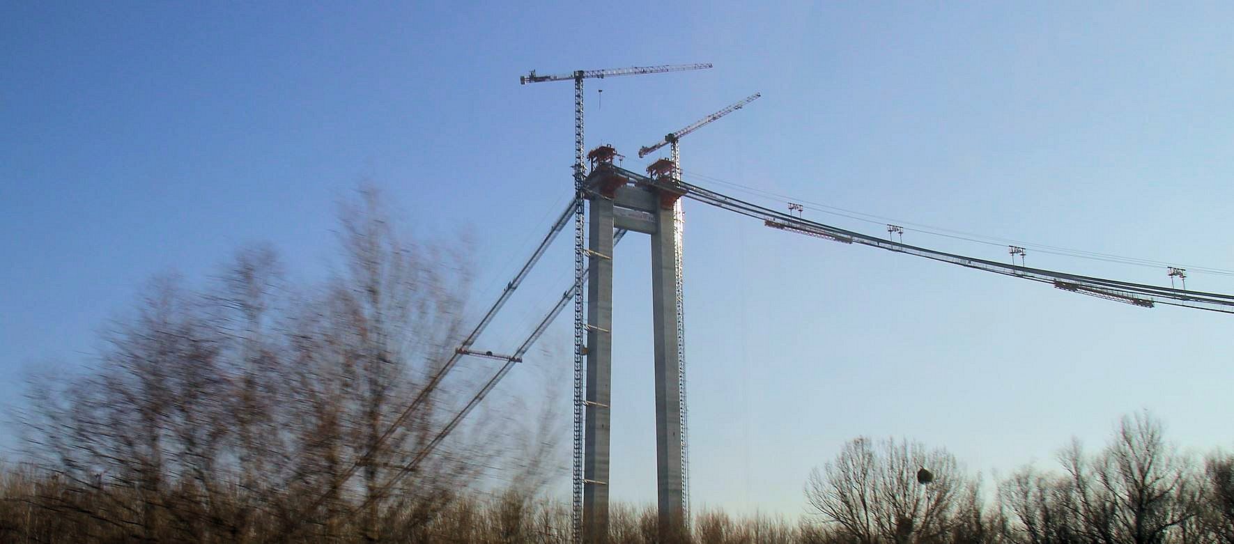 Foto: Brückenbau bei Brăila - Januar 2022 - Der Bau einer neue Brücke über die Donau bei Brăila und Galaţi Brückenbau bei Brăila - Januar 2022
