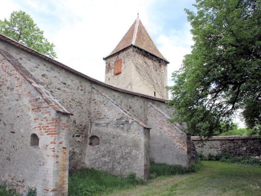 Innerhalb der Kirchenburg in Christian (Grossau) bei Sibiu (Hermannstadt) in Siebenbürgen