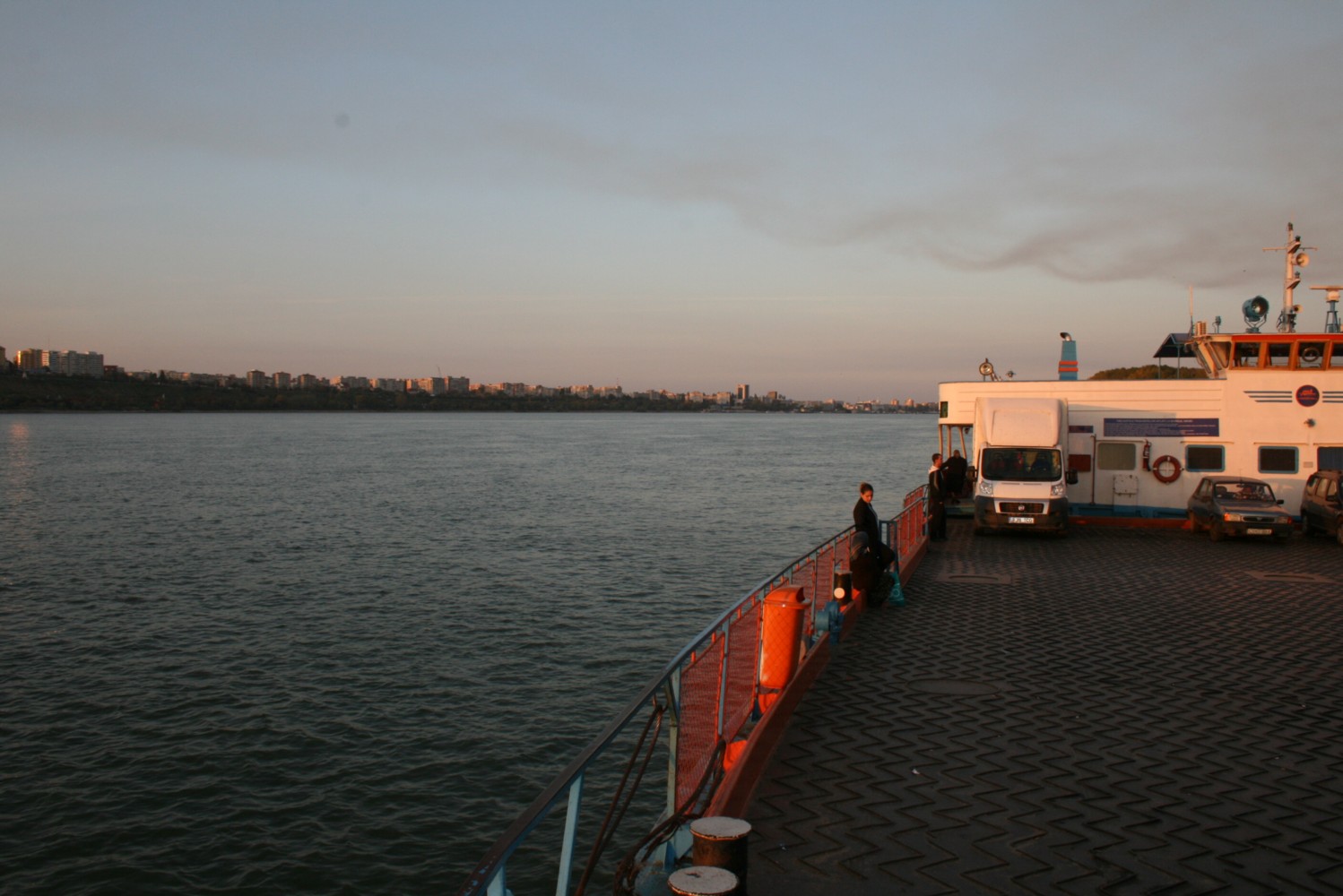 Urlaub in Rumänien: Donaufähre bei Galati