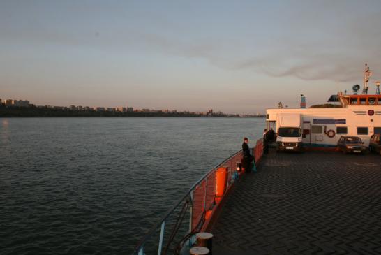 Urlaub in Rumänien: Donaufähre bei Galati