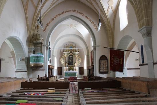 Kirche innerhalb der Kirchenburg in Hărman (Honigberg)