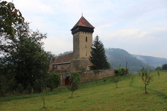 Blickauf die Kirchenburg von Malancrav (Malmkrog)