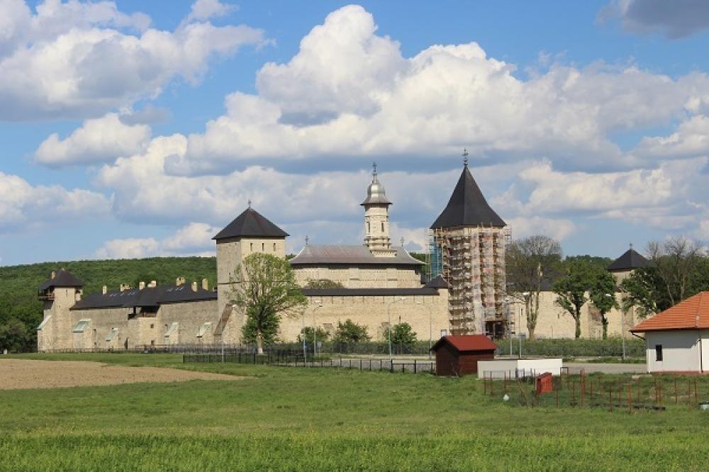 Das Kloster Dragomirna - 15 km nördlich von Suceava