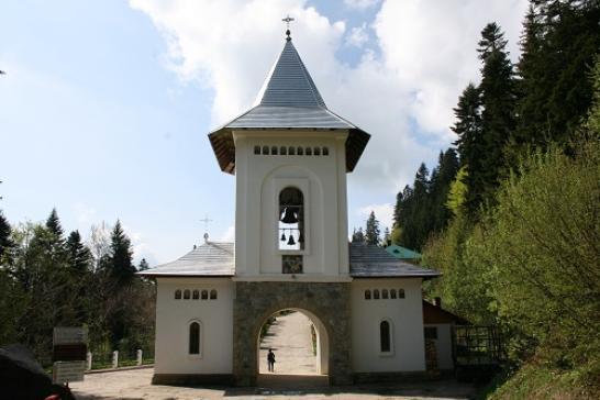 Kloster  Shila: Eingangsbereich zum Kloster