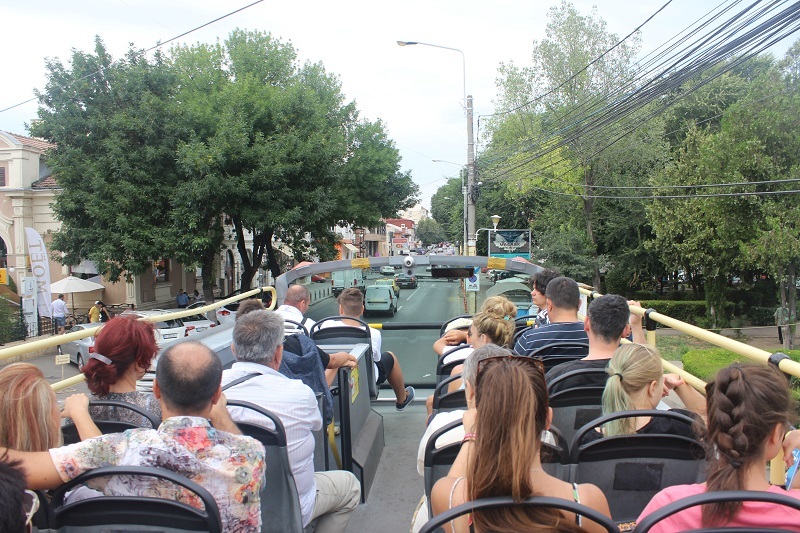 Doppeldeckerbus in Mamaia