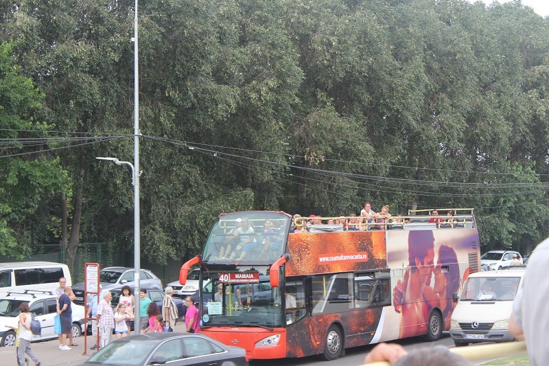 Doppeldeckerbus in Mamaia