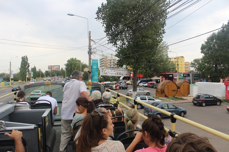 Doppeldeckerbus in Mamaia