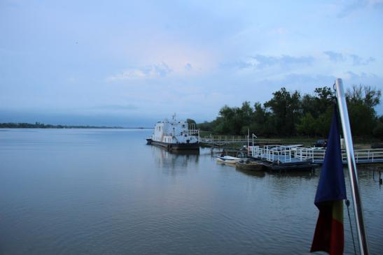 Morgens auf der Donau bei Periprava im Donaudelta