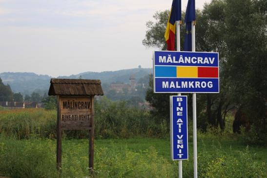 Dorfeingang von Malancrav (Malmkrog)