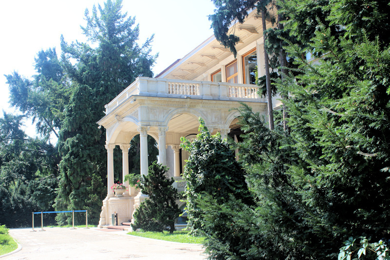 Der Primaverii Palast (Primăverii Palace / House of Ceausescu) - die ehemalige Residenz des rumänischen Diktators Nicolae Ceausescu