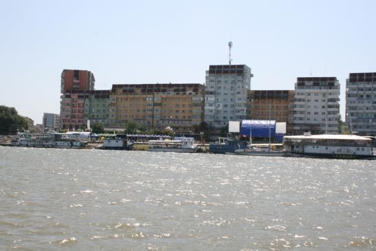 Urlaub in Tulcea - Foto: Blick auf die Uferpromenade in Tulcea