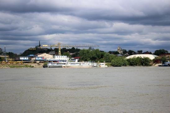 Urlaub in Tulcea - Foto: Blick auf Tulcea, mit dem Unabhängigkeitsdenkmal