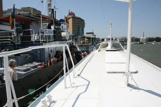 Urlaub in Tulcea - Foto: Blick auf die Uferpromenade und auf den Hafen in Tulcea