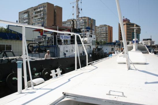 Urlaub in Tulcea - Foto: Blick auf die Uferpromenade und auf den Hafen in Tulcea